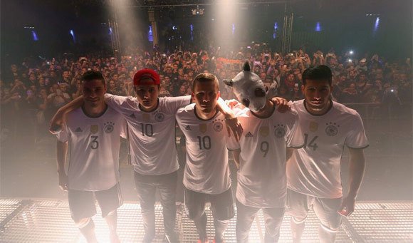 mdk.to/0hCG-oki - Jerman Rilis Jersey Kandang Untuk EURO 2016