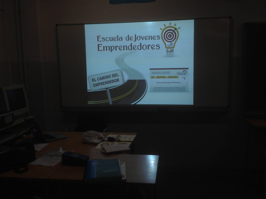 FinancialChefs's tweet photo. Todo listo para comenzar "el camino del emprendedor" en el IES Josep iborra #ejebenissa #fp #EdFra_Intef #jovenes https://t.co/mq8MOzR5iI