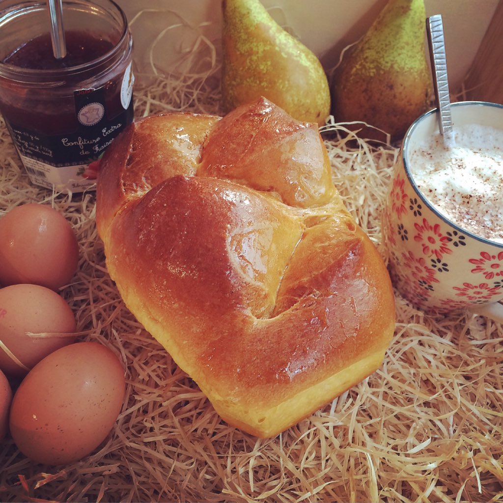 Poppy's café tweet media