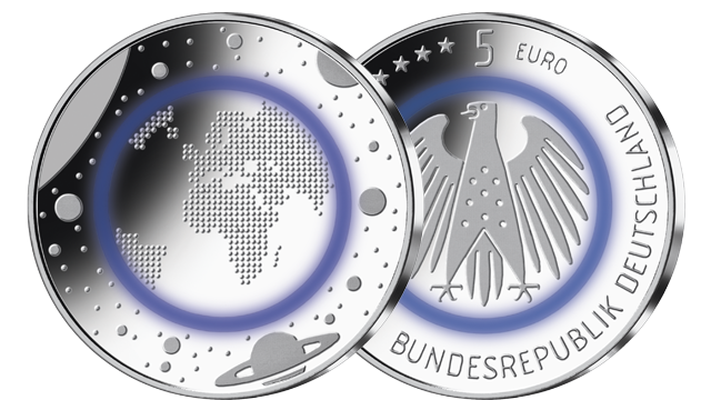 Muenzen's tweet photo. Weltpremiere: Die erste deutsche 5 Euro Münze - jetzt sichern! https://t.co/vY8qq3gRlu #Münzen #Erde #Planet #helau https://t.co/Ph5t1VSvdh