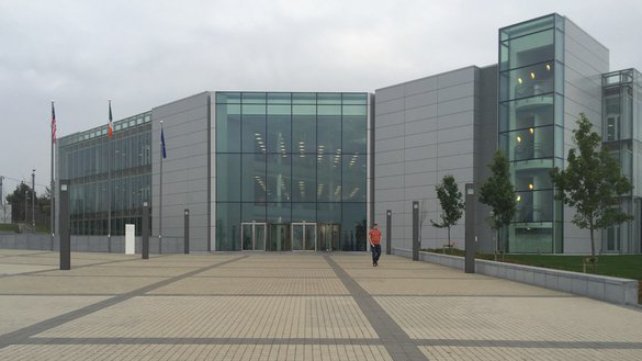 #Apple announces 1,000 jobs for #Cork with campus expansion ow.ly/UvAIB via <a href="/RTENews/">RTÉ News</a>