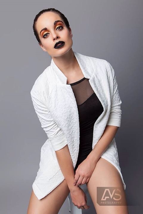 Angelique_J_11's tweet photo. Photoshoot with Anton van Straaten.. Makeup done by me :) #Editorial #beauty #statement #makeup https://t.co/EZYFWnLJSn