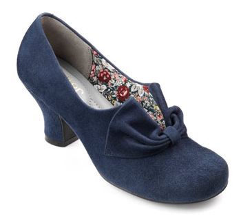 msclaremansell's tweet photo. .@hottershoes Donna Shoes would be the star of my #HotterChristmasStory fancied them since I saw them at #blogonwin! https://t.co/lkb7VpZ8dN