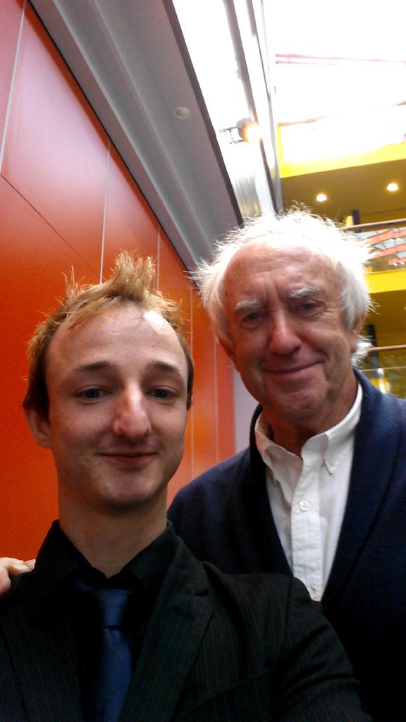 ATaylorFilms's tweet image. Meeting Johnathan pryce! Definitely my favourite bond villain! @intofilm_edu @GameOfThrones