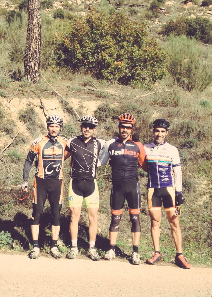 Luistoned's tweet image. Tal día como hoy hace 25 años estábamos los mismos, haciendo lo mismo. @FEROCAG @julianadrada #remache #cumpleaños