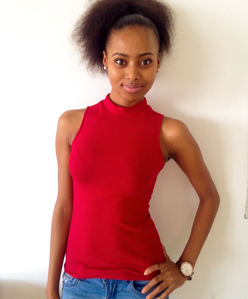 G3Models's tweet photo. Our stunner Dudu was in today to collect her z-cards. ❤️👠💄 #WCW #G3Models https://t.co/YXLCwe3hjK