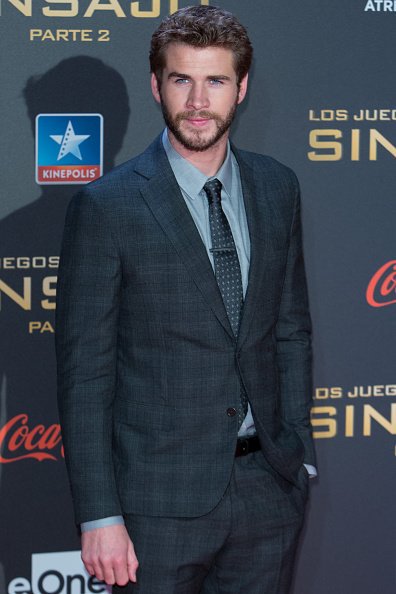 Hemsworth_News's tweet photo. Liam Hemsworth attends 'The Hunger Games: Mockingjay Part 2' Premiere in Madrid, Spain #MockingjayMadrid https://t.co/t28A4Lp0Ww