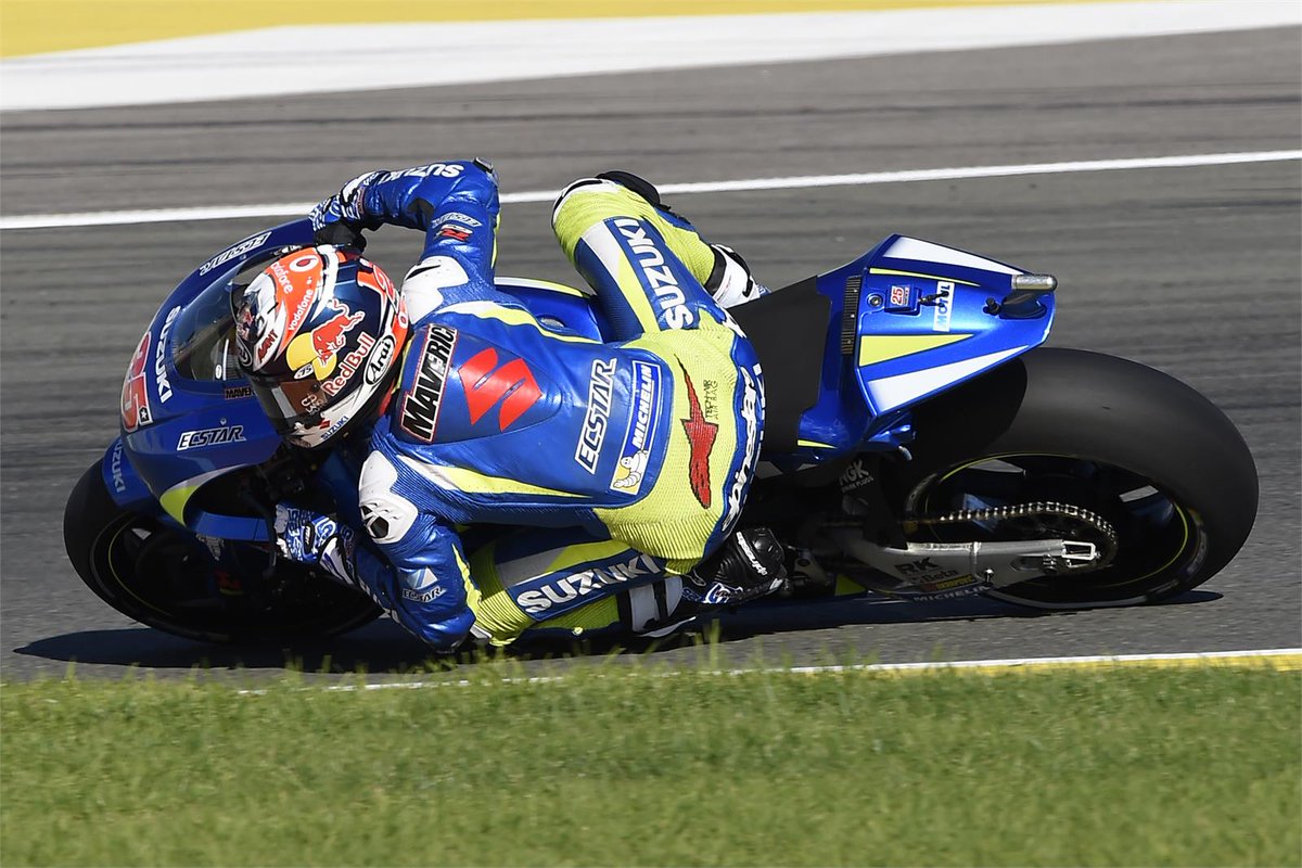 GSXRPERFORMANCE's tweet photo. The '16 MotoGP™ season started for Espargaro and Viñales. https://t.co/TRK7pf9Fv5 #GSXR30YearsofPerformance https://t.co/TVpsMeeJtB