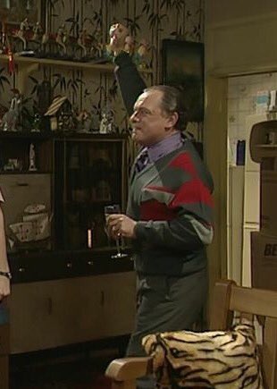 OFAHReactions's tweet image. When your favourite song comes on in the club...