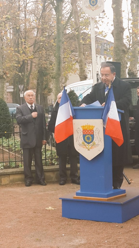 didier_dousset's tweet photo. Le temps n'efface pas leur courage.  #NoublionsJamais #11novembre #ArmisticeDay #plessis94 https://t.co/CfYC1x84Qj