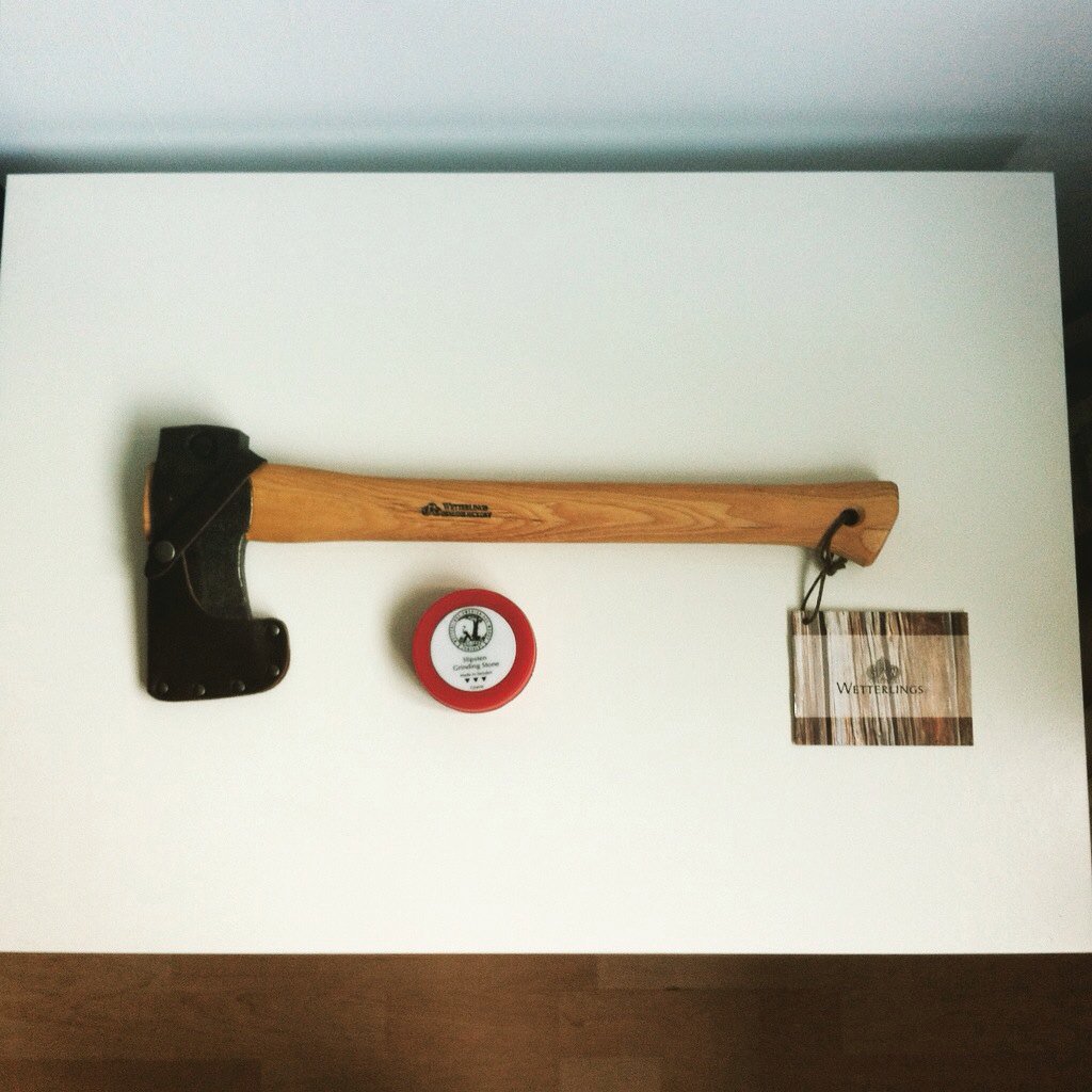 oliverhrubiak's tweet photo. Now the proud owner of this lovely piece of Swedish craftsmanship. #axe #HowToFeelMoreManly #NeedSomeWood https://t.co/yu3LGCpEwX