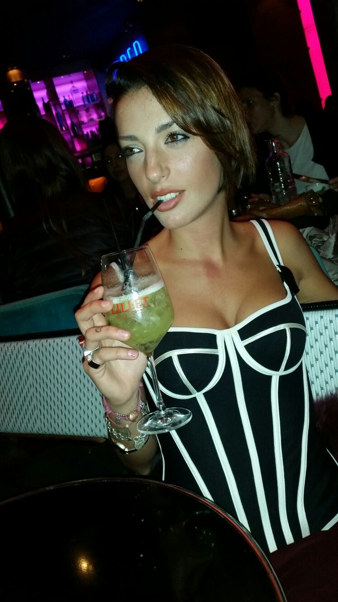 WonderfullBrand's tweet photo. Cocktail Party #wonderfullBrand #nightlife #party #ENJOY https://t.co/YXOYdtrfwG