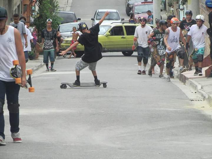 JoonJoon_'s tweet photo. VVZ #Longboard #longboarding #FullSlide https://t.co/uLkaxvI486