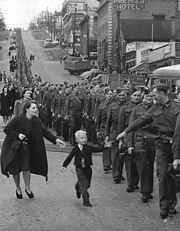 woobiesmum's tweet photo. #LestWeForget #RemembranceDay #WaitForMeDaddy https://t.co/M3NAAxGKFA