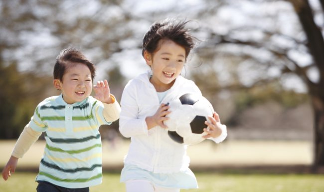 asianscientist's tweet photo. When it comes to obesity in children, potato chips are the worst culprit. https://t.co/mVIaEPregl https://t.co/KaVuPCM8RF
