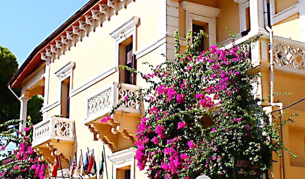 oteleonline's tweet photo. Antik Beyazıt Otel, Antakya Arkeoloji müzesine yürüyüş mesafesinde olmasıyla oldukça ideal. https://t.co/MLApi7c1xL https://t.co/rmifYOKLVQ