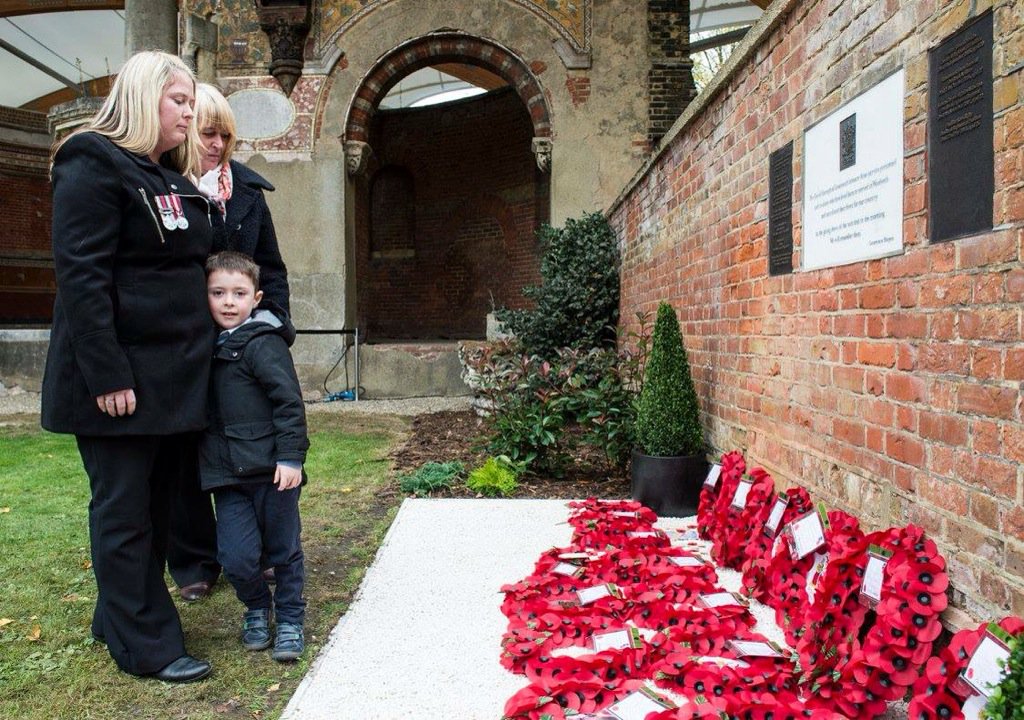 ArmyInLondon's tweet photo. The family of Fusilier Lee Rigby pay their respects at a new memorial to the fallen in Woolwich @Royal_Greenwich https://t.co/6W4XuALm3m