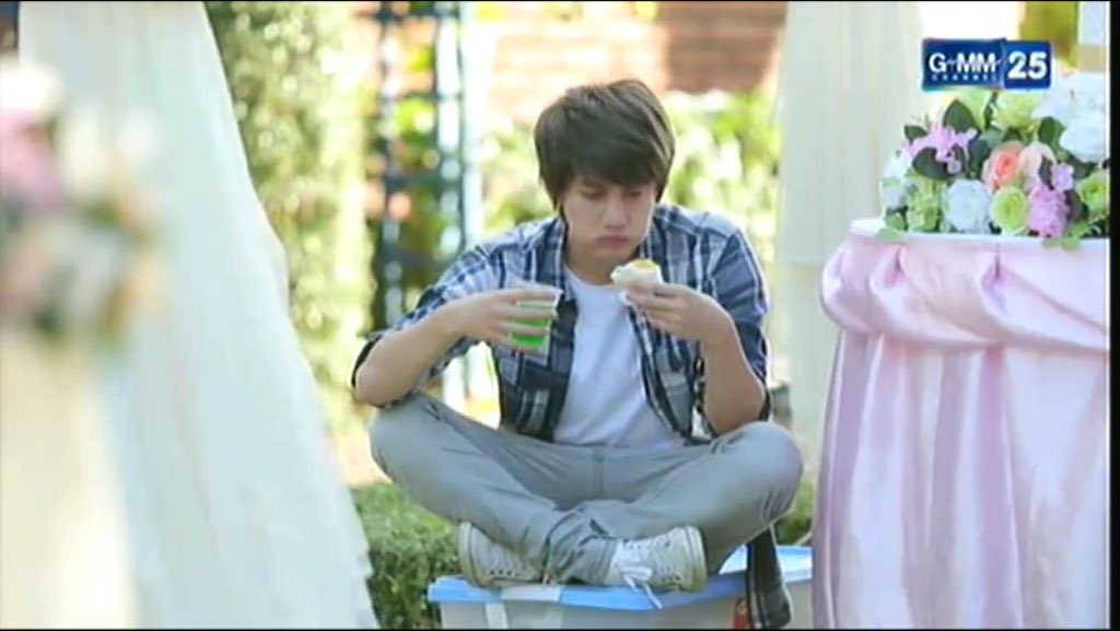 RubyRainnie's tweet image. โซระ ทำไมต้องกินได้น่าเอ็นดูขนาดนี้ ขนาดตอนกินก็ยังหลงรักกก 💕 #devilloverseries #golfpichaya