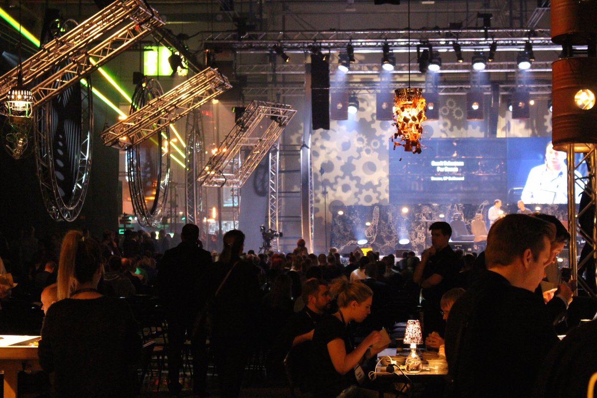 bymaddyness's tweet photo. Poke #startupsfrançaises à #slush15. On se rencontre ? https://t.co/U1Lk0mdywV