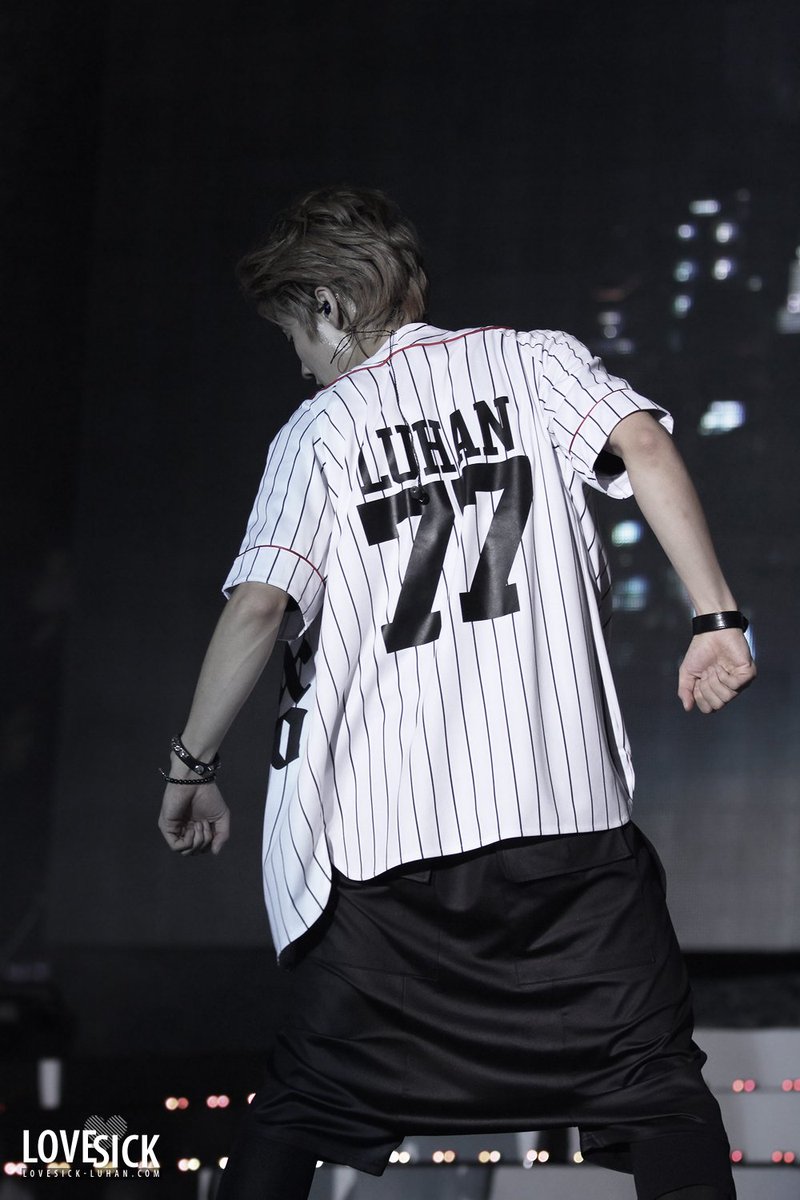 lovesick_luhan tweet picture