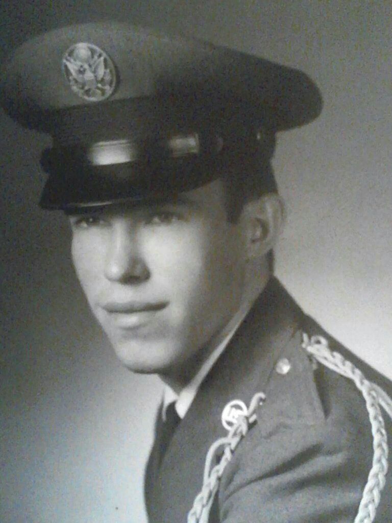 AntiqueWashingM's tweet photo. #VeteransDay
I honor of my father,  Cecil Womble, USAF https://t.co/WqmT2OH5tV