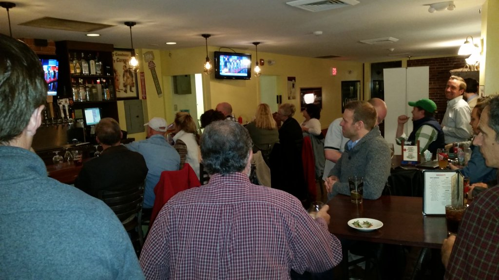 PortsNHGOP's tweet photo. Another great debate watch party in Portsmouth last night. Thanks to everyone who came out! #nhpolitics #GOPDebate https://t.co/lSNIZRmyRB