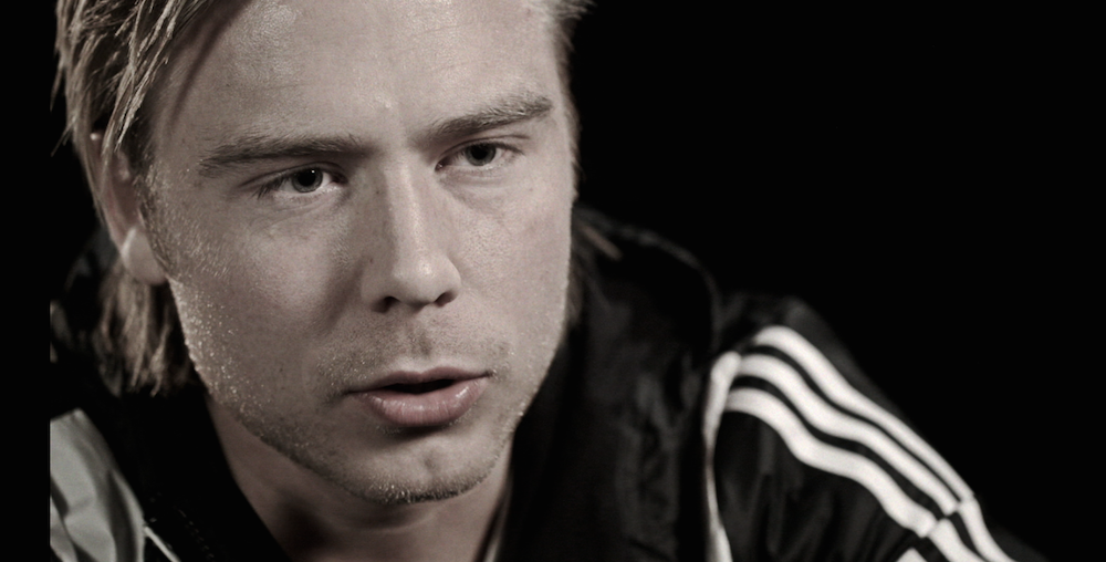 . <a href="/Alexsoderlund/">Alexander Toft Søderlund</a> kan skyte Norge til EM. Her snakker han om veien fra 2. divisjon. #cmore  facebook.com/video.php?v=10…