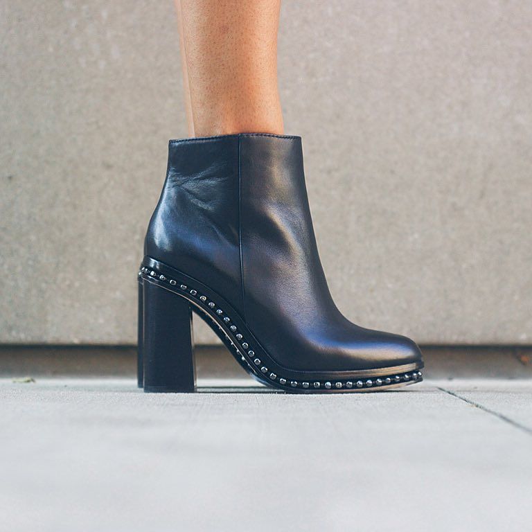 lowstoluxe's tweet photo. studded perfection courtesy of @coach | @liketoknow.it https://t.co/DmYQf06PYw | #Coachfa… https://t.co/bvjkKaYxrX https://t.co/C5WmePEuF2
