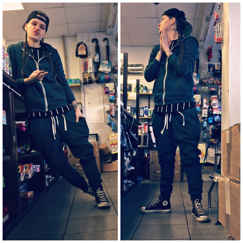 TheKidGotSwagYo's tweet image. Good morning #TEAMLESBIAN #AlwaysatWork #NevaBroke #GottaGetThisMoney #OnAMission #SWAGGA