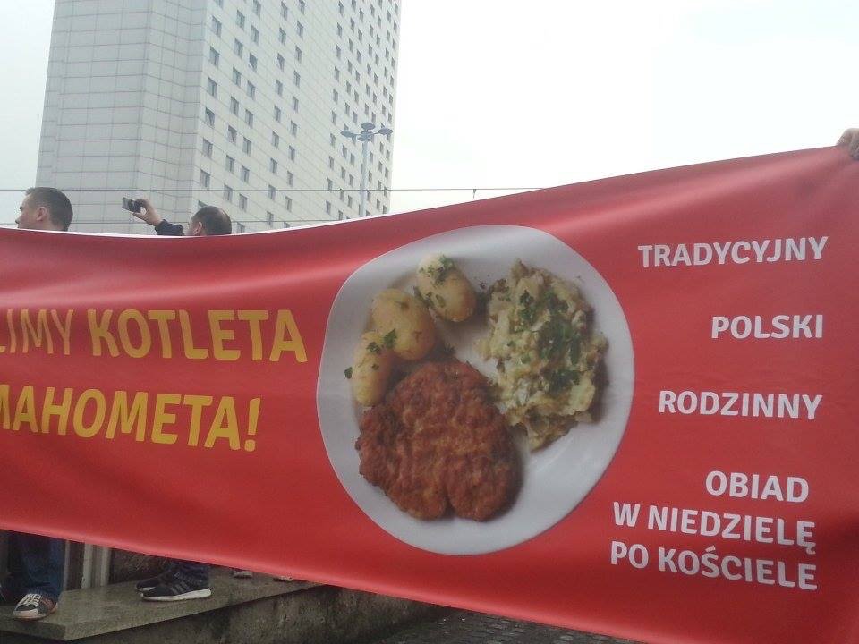 _bochen's tweet photo. @galopujacymajor @kryztiandk hummusy, falafele byleby w niedziele! https://t.co/9atpnZqFes