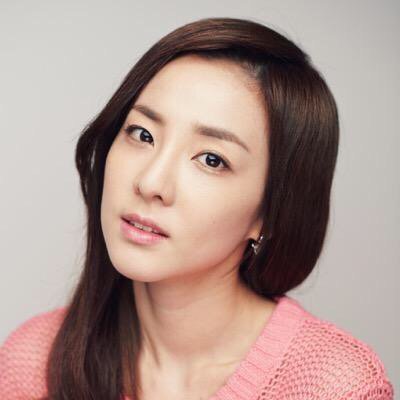 To Sandara Park, the lady who never aged, and is 1 of my queens, happy birthday!          