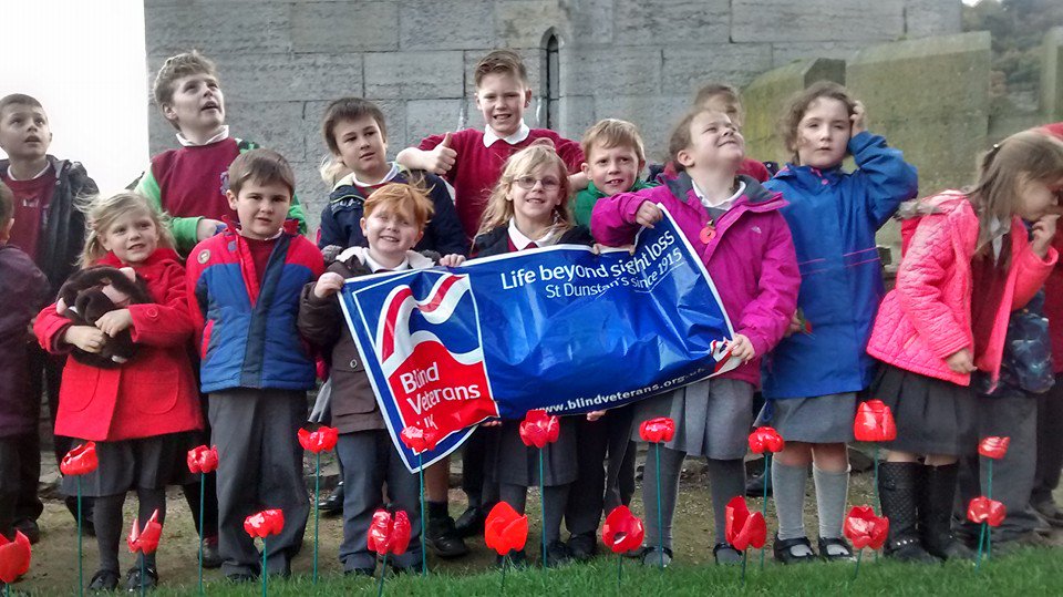 PoppyWorkshops's tweet image. Yes! The rain held off for our little artists to see their work in place !
#PoppyAppeal @BlindVeterans #conwycastle