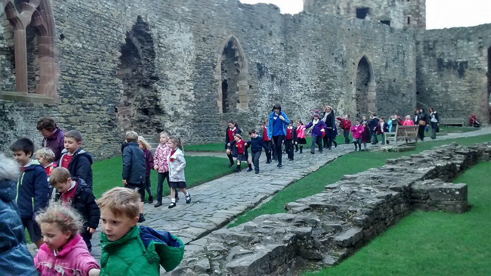 Yes! The rain held off for our little artists to see their work in place !
#PoppyAppeal <a href="/BlindVeterans/">Blind Veterans UK</a> #conwycastle