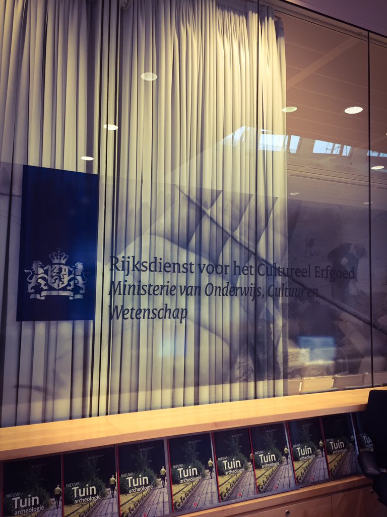 Zoektocht naar historische details voor ontwerp in bibliotheek van Rjjksdienst voor Cultureel Erfgoed #architectuur