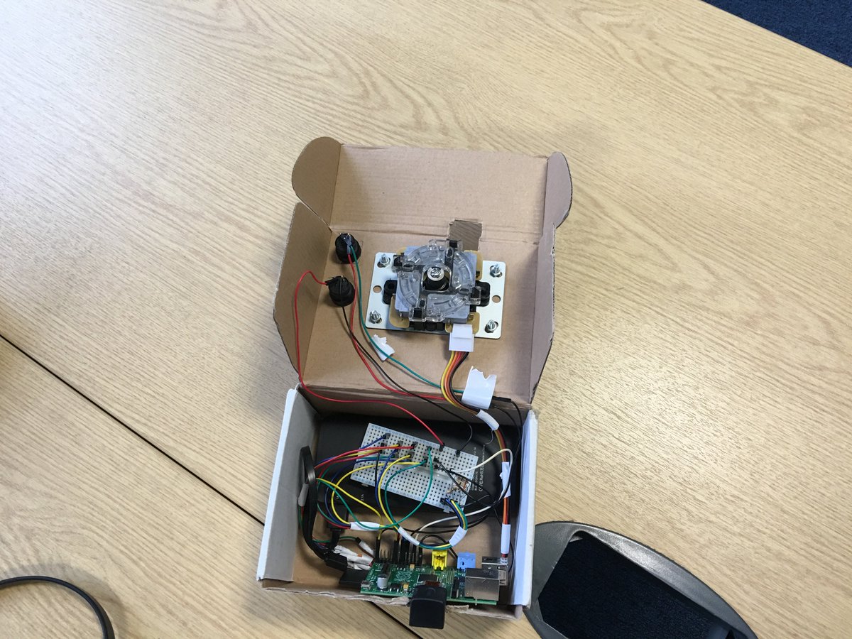 DrCatFernandes's tweet photo. And the 2048 game on the @Raspberry_Pi Fantastic first year group project! #StudentDemos #InterviewDay https://t.co/xH37npRwlc