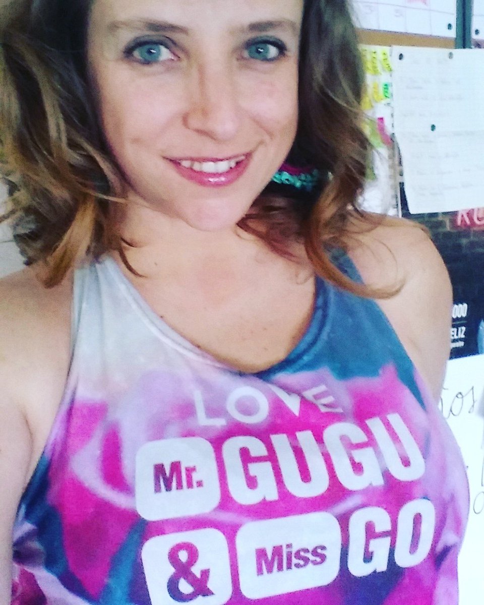 bruffinelli's tweet photo. Hora de irse pa Conce!  Nos vemos esta noche en @salavozoficial #StandUpComedy mira @Mr_Gugu_Chile  mi polera hoy! https://t.co/nxylfdseXy