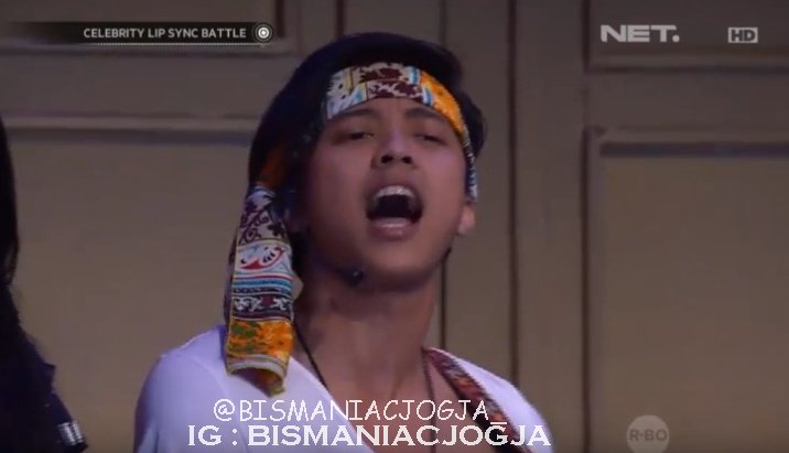 BISMANIACJOGJA_'s tweet image. @bismakarisma tampil unik dengan gitarnya ani. #NETCLBI_Bisma