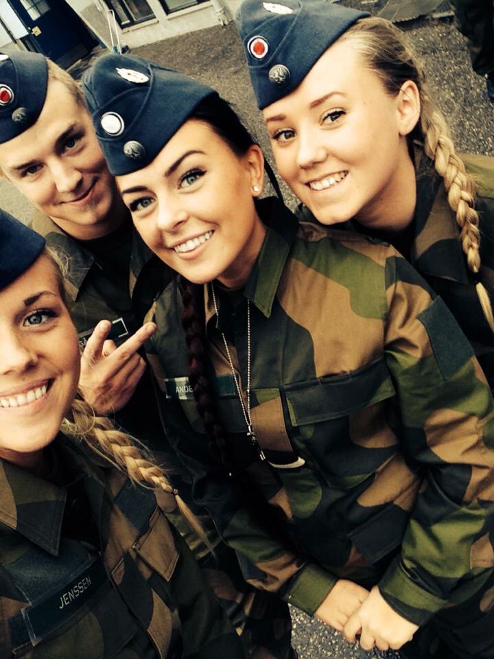 maritabring's tweet photo. æ sku ønske det gikk an å skru tilbake tida @Naandenatalie @idanevermo :( ❤️ https://t.co/VWycLIOH1p