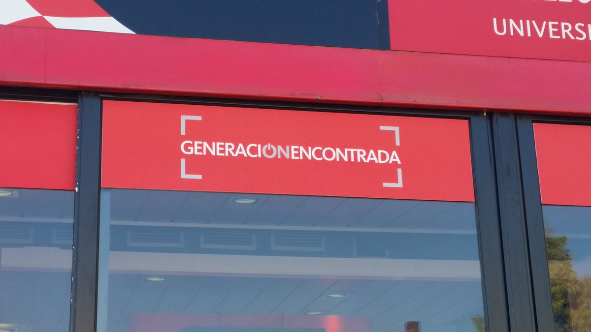 eii_uex's tweet photo. Mañana y pasado abre de nuevo sus puertas de 10 a 18. No te lo puedes perder, juega con ventaja! #RedBoxBadajoz https://t.co/NJwfF2uq5A