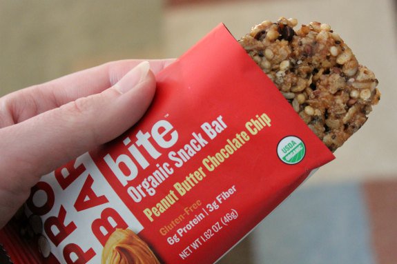 ANationOfMoms's tweet photo. Busy morning with my @THEPROBAR Bite to power me through the day... #organic #nonGMO #fueledbyprobar #simplyreal https://t.co/OzzNT23hrg