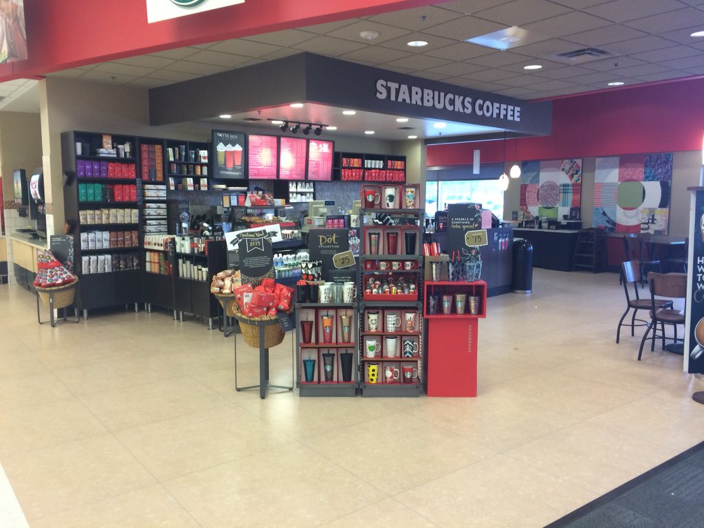 JustinT1495's tweet photo. Starbucks looking AMAZING for #Q4 at T2528 #r400 #g497 #d416 https://t.co/iWGfWKvQYG