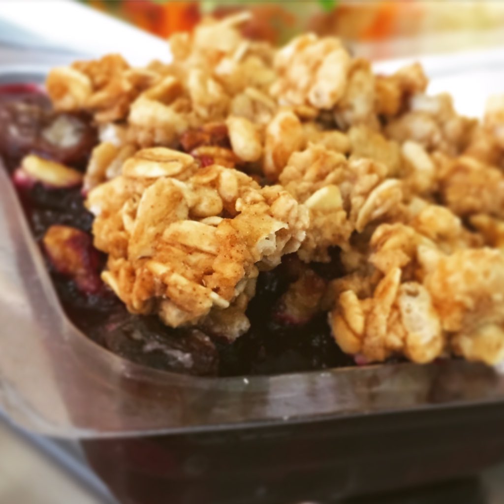 SaraHess17's tweet photo. Delicious #blueberrycrisp for lunch today at Troup High #driedfruit #realschoolfood @2coolschoolfood @ChartwellsK12 https://t.co/PqXgQuwQHF