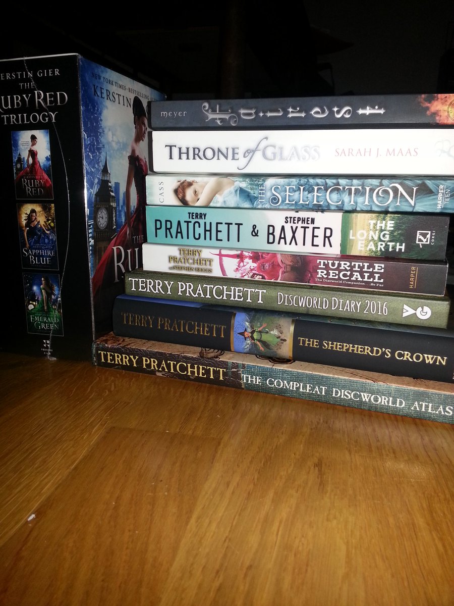 TrueBarbieQueen's tweet image. New #books :D #happyday