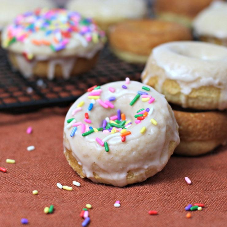 myrecipemagic's tweet photo. My kids love baking donuts and can't wait to try these Sleepover #SaltedMaple #BakedDonuts! https://t.co/8ECA8OlD3A https://t.co/96Q63nPITV