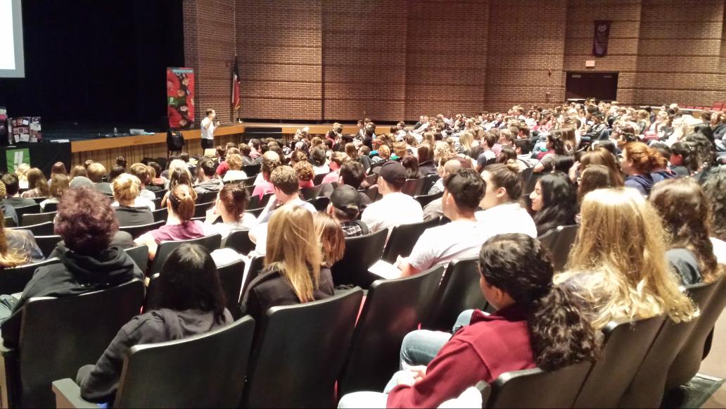 MagnoliaHighTX's tweet image. Senior cap and gown meeting!  Don't count days...make every day count! #relentless #pursuit #eminence #TODAY #vcl
