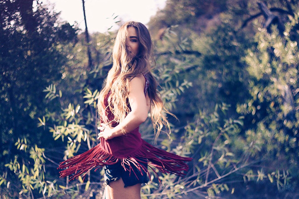 NFColony's tweet photo. "Take more chances. Dance more dances." Babe Jamie Kidd is wearing our red fringe top! ππ»βοΈ #nfcarmy #omgnfc https://t.co/ItuBe4sLDo
