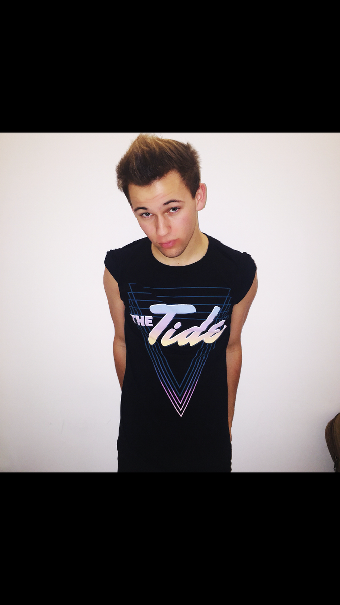 merchteamtide's tweet photo. ...and here's how to customise a new tee :-))) xx https://t.co/wfcyoPVKvH