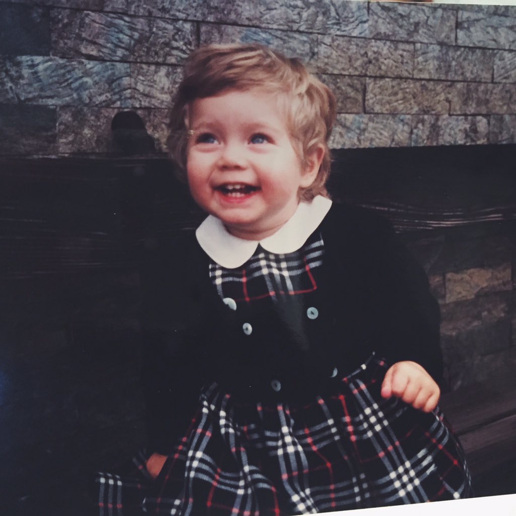 sofia_viscardi's tweet photo. Sono io. 🙊 https://t.co/h6Tq9WehDn