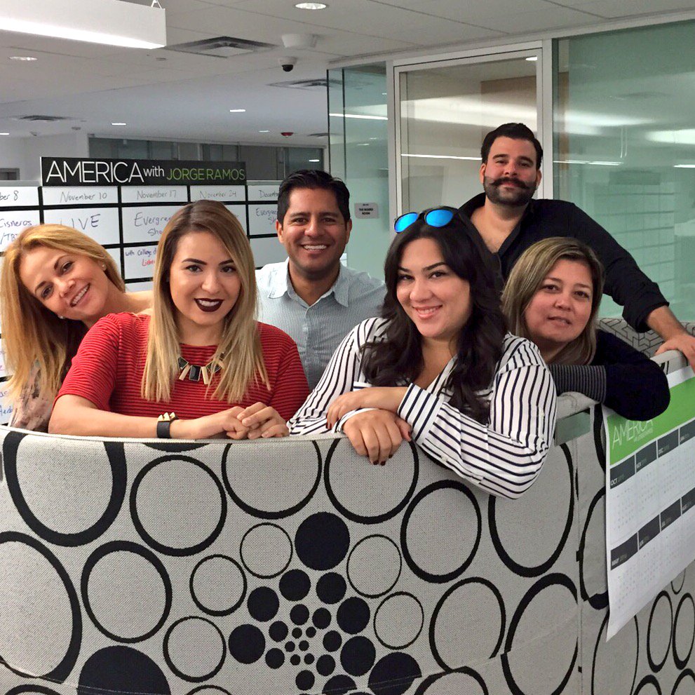 GinaUlmos's tweet photo. Así somos! #equipoganador #digital @LaudelCa @kimshepherd12 @RaymelLebron @picotv Gabriel #funking https://t.co/4Rt8JXay3j