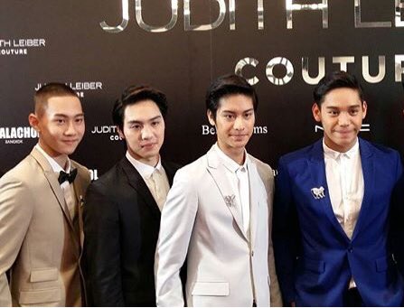 10vely_Ten's tweet photo. นานเท่าไหร่แล้วนะที่ไม่ได้เห็นรูปแบบนี้😊 #captainchonlathorn #whitewo #4กุมาร https://t.co/adYeqvYpPn